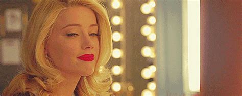 blonde gif|Blondes .